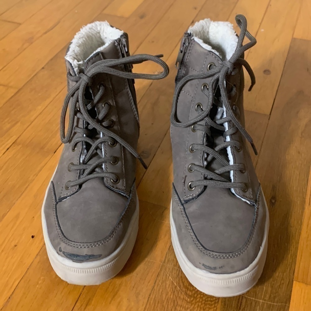 Dayfive gray lace up ankle boots boys size 4M
